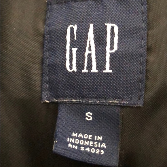 Black Gap Puffy Vest - Picture 2 of 4